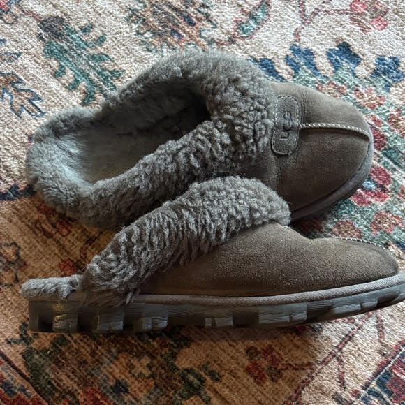 UGG Women's Charcoal Gray Slippers - Picture 3 of 4